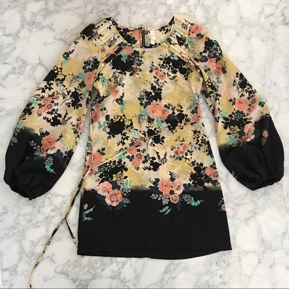 Xhilaration beautiful floral bell sleeve dress